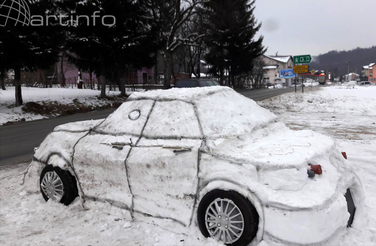 automobil od snijega 1