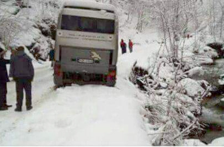 autobus u snijegu