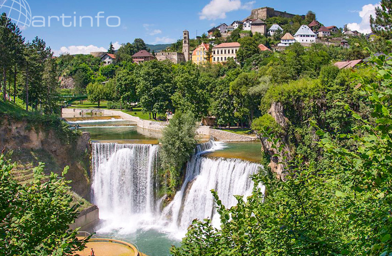 jajce vodopad i panorama