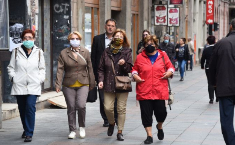 ljudi maske ulica sarajevo 820