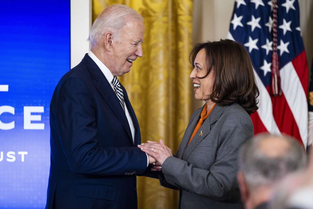 biden_kamala.jpg