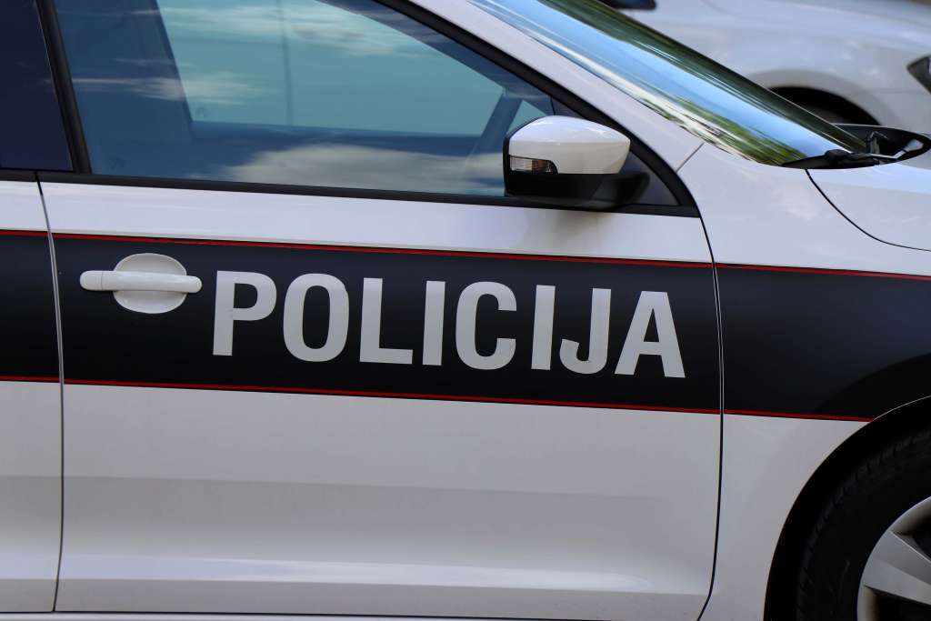 policija_auto.jpg