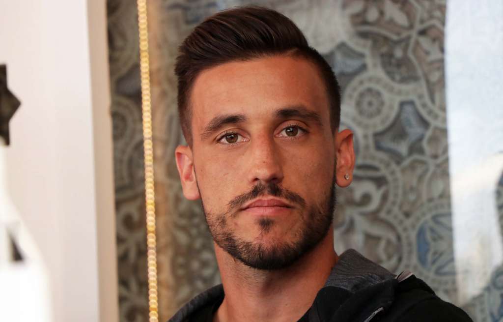 dzumhur_profil.jpg