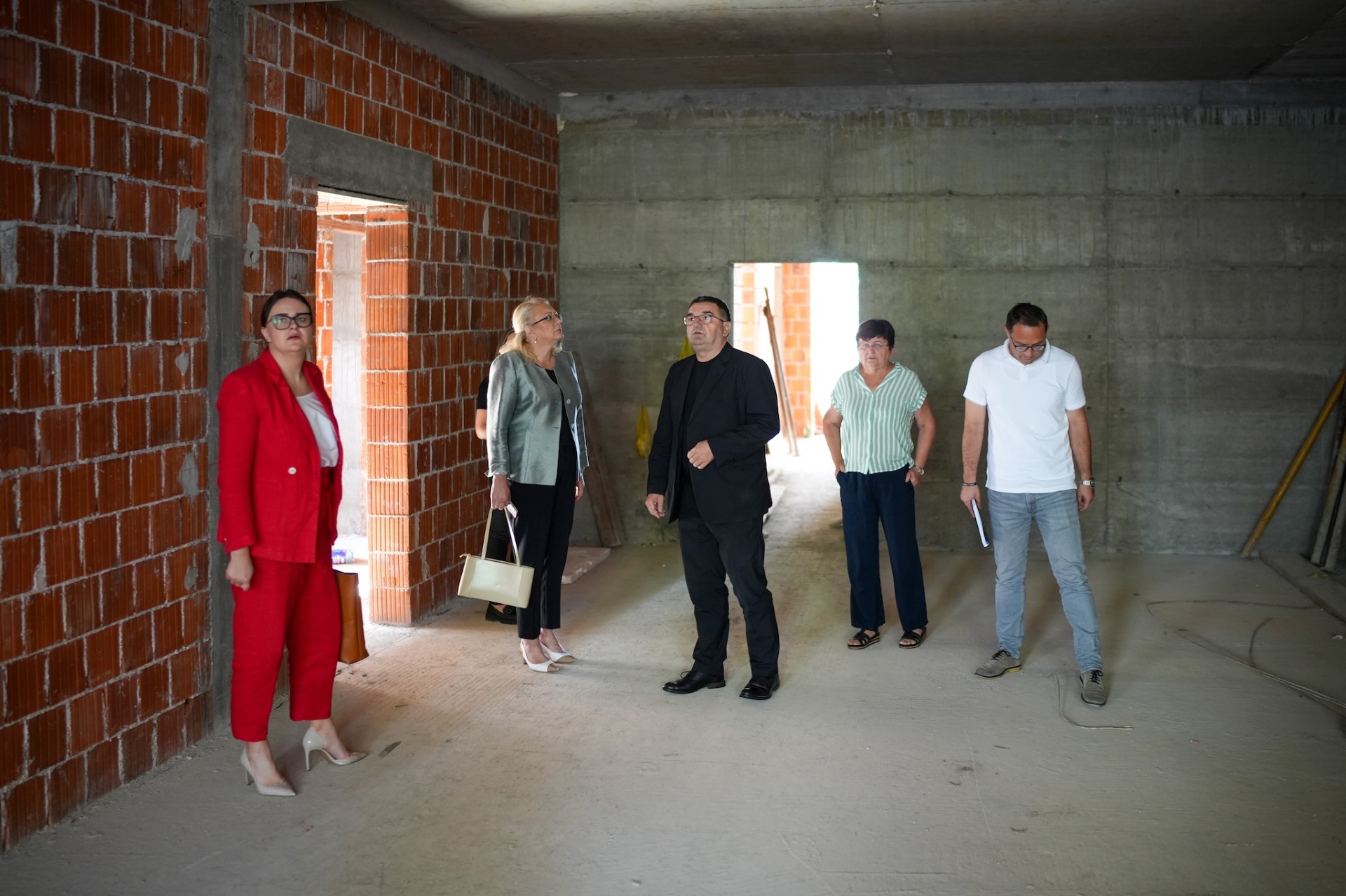 thumbnail_Predsjednica_Bradara_posjetila_Orasje1.jpg