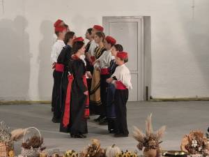 2b4067c4-d086-414e-887a-b7be6c773df5_original