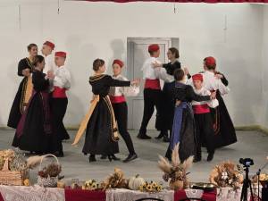 32f83df1-a3c2-40fd-a04b-fba20e9bd69b_original